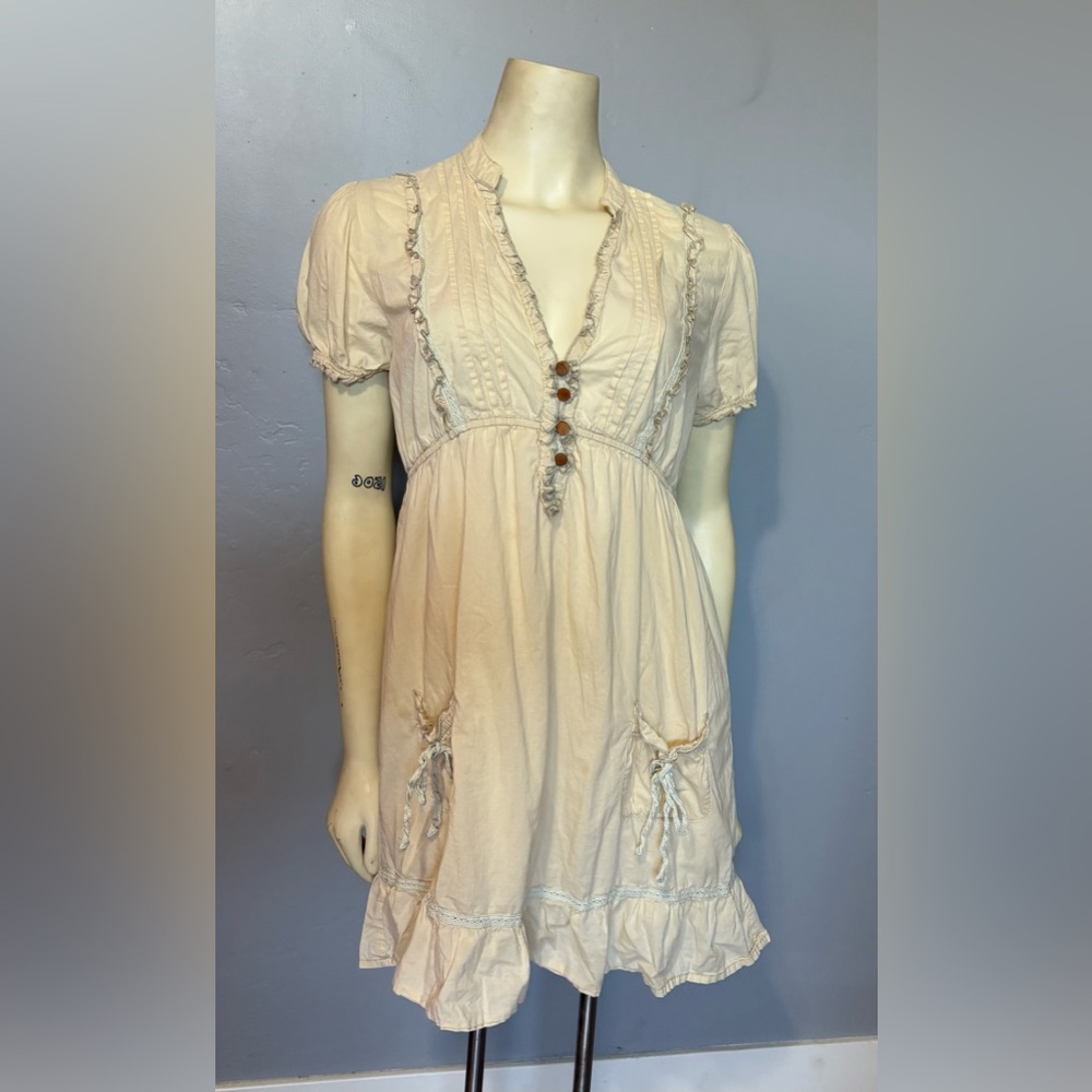 Mag Couture Women’s Short Sleeve Sundress Pleated Dress Size Medium Cream lacy